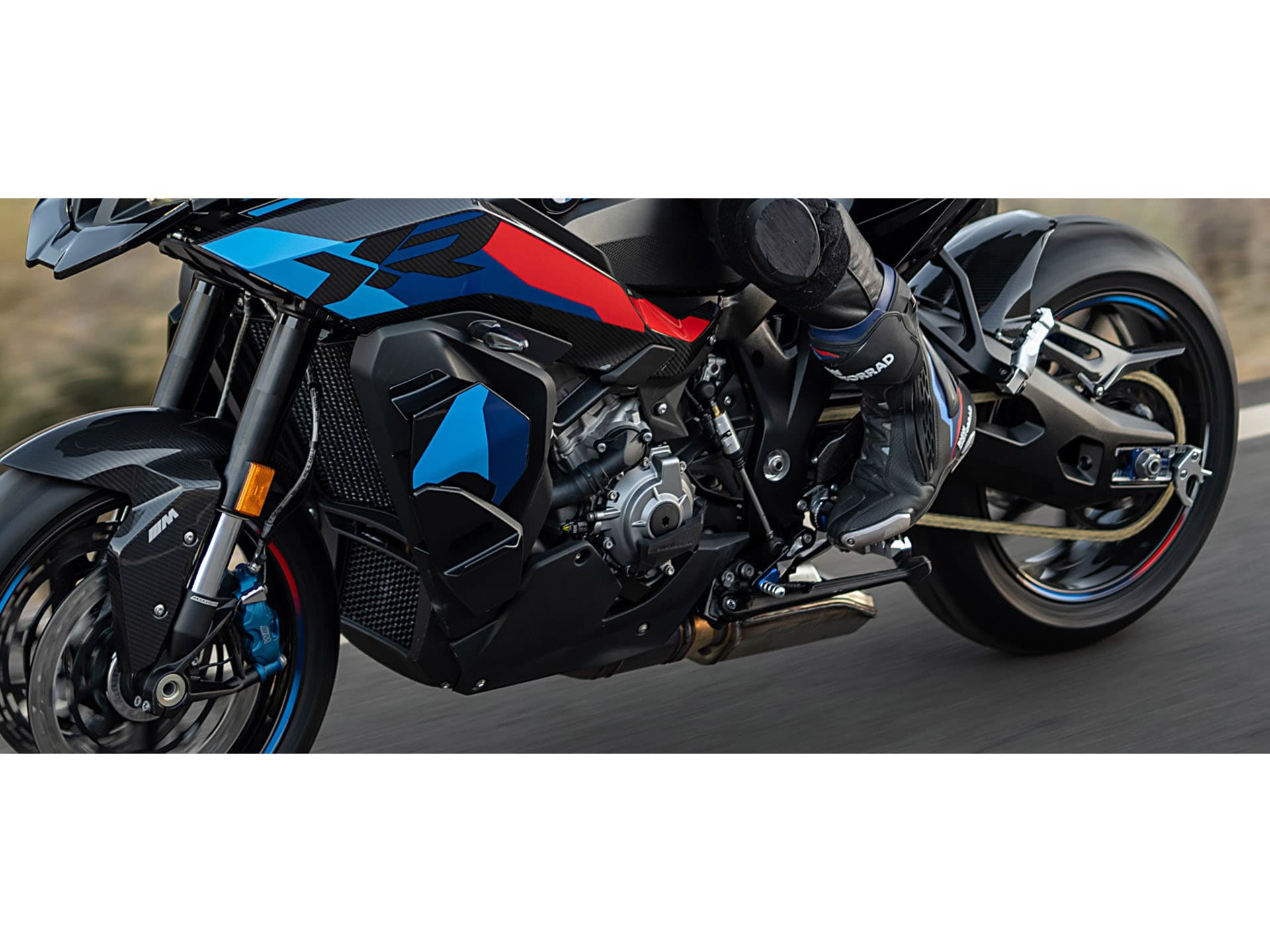 2026 BMW M 1000 XR - media 15