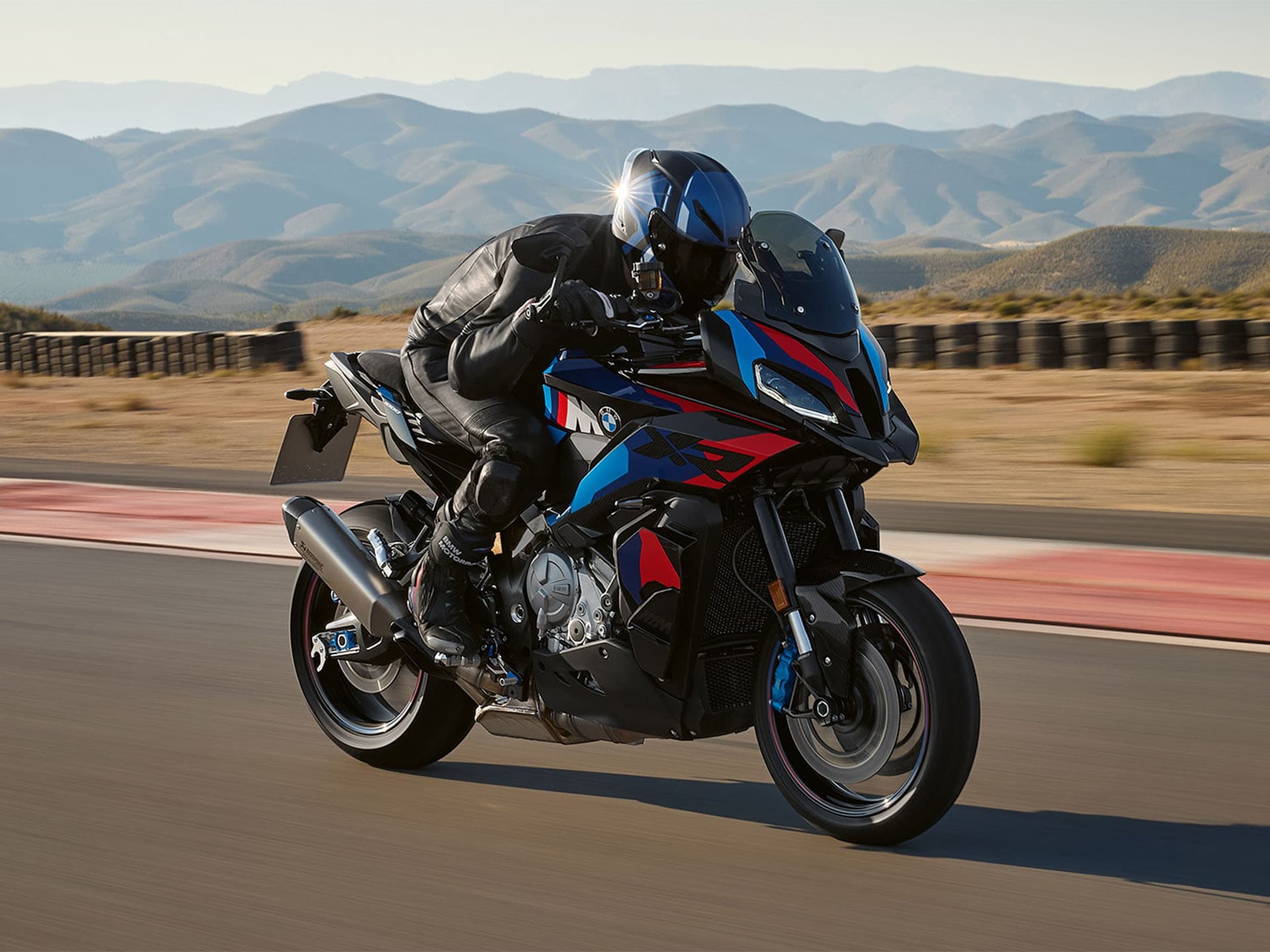 2026 BMW M 1000 XR - media 19