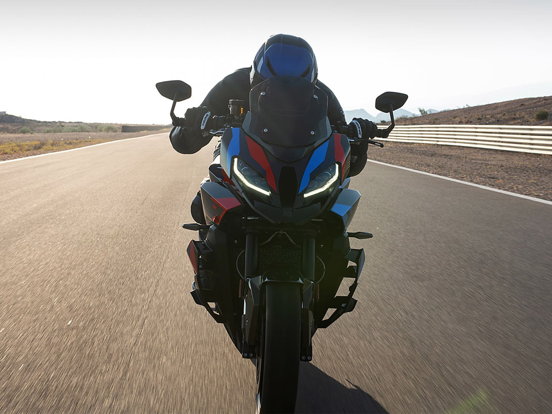 2026 BMW M 1000 XR - media 21