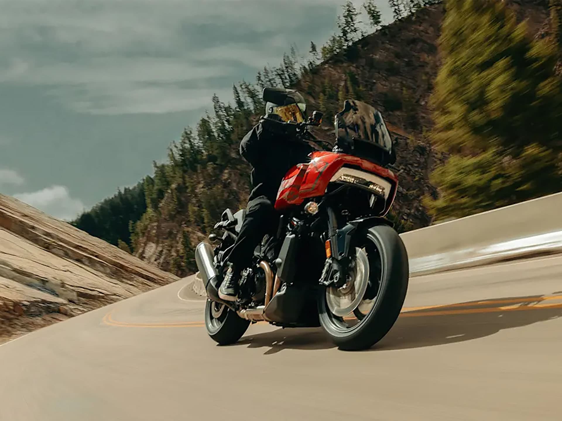 2025 Harley-Davidson Pan America® 1250 ST - media 19