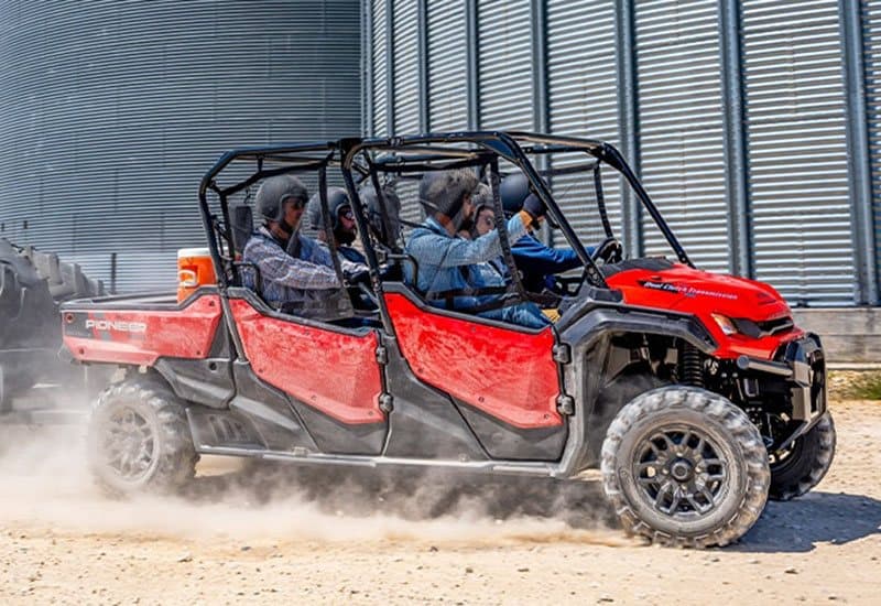 2023 Honda Pioneer 1000-6 Deluxe Crew - media 7