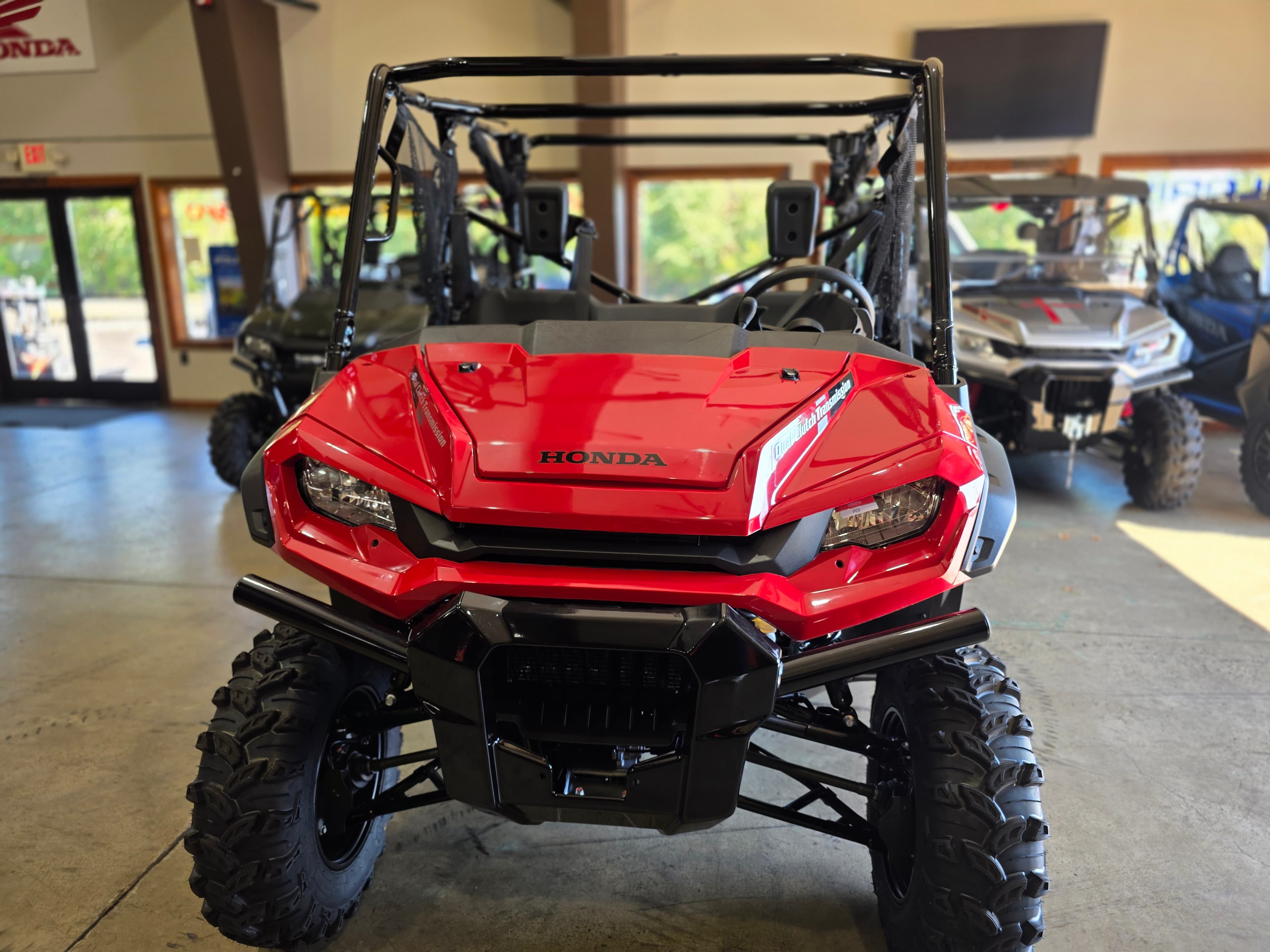 2025 Honda Pioneer 1000-5 - media 3