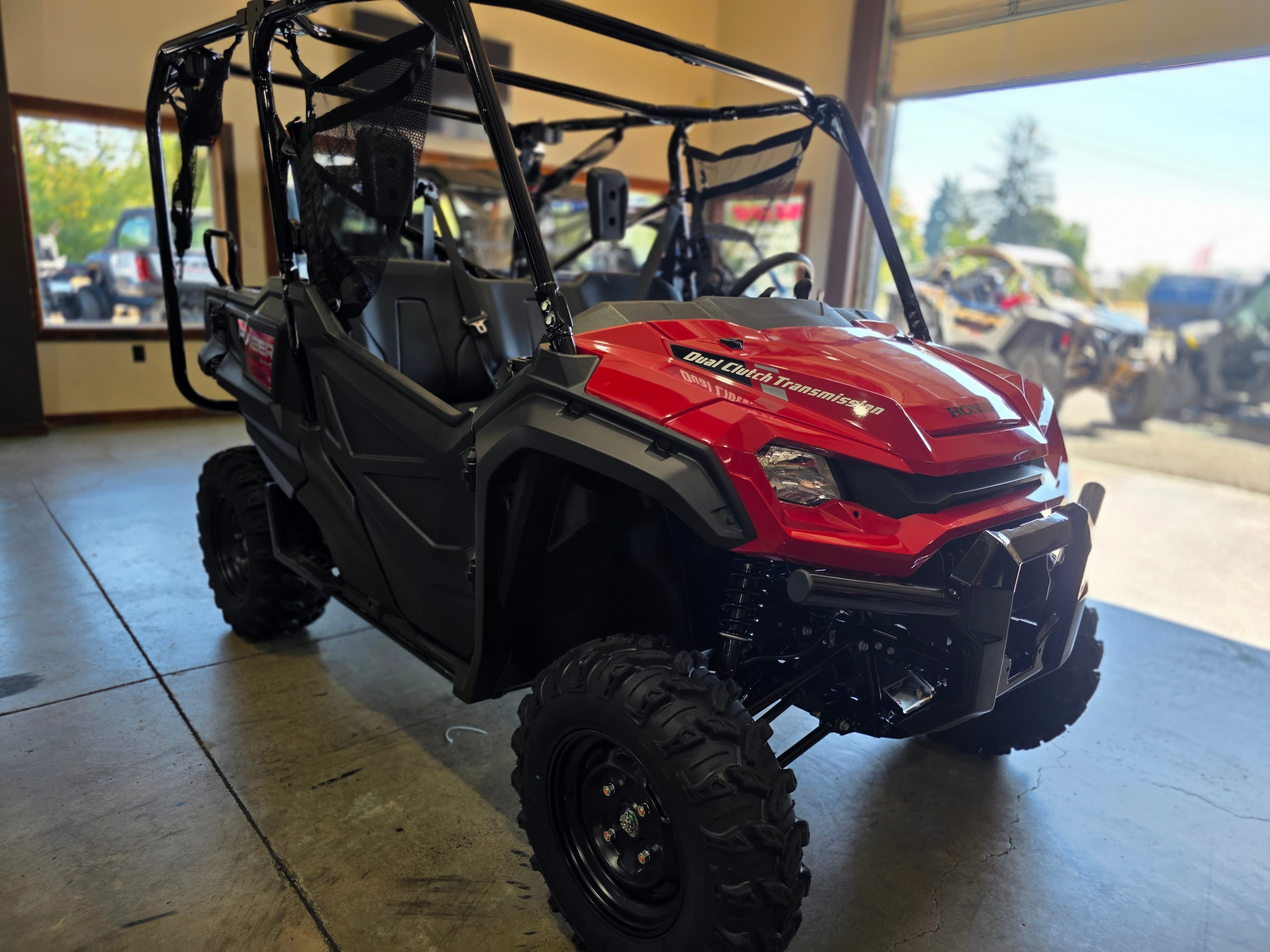 2025 Honda Pioneer 1000-5 - media 4