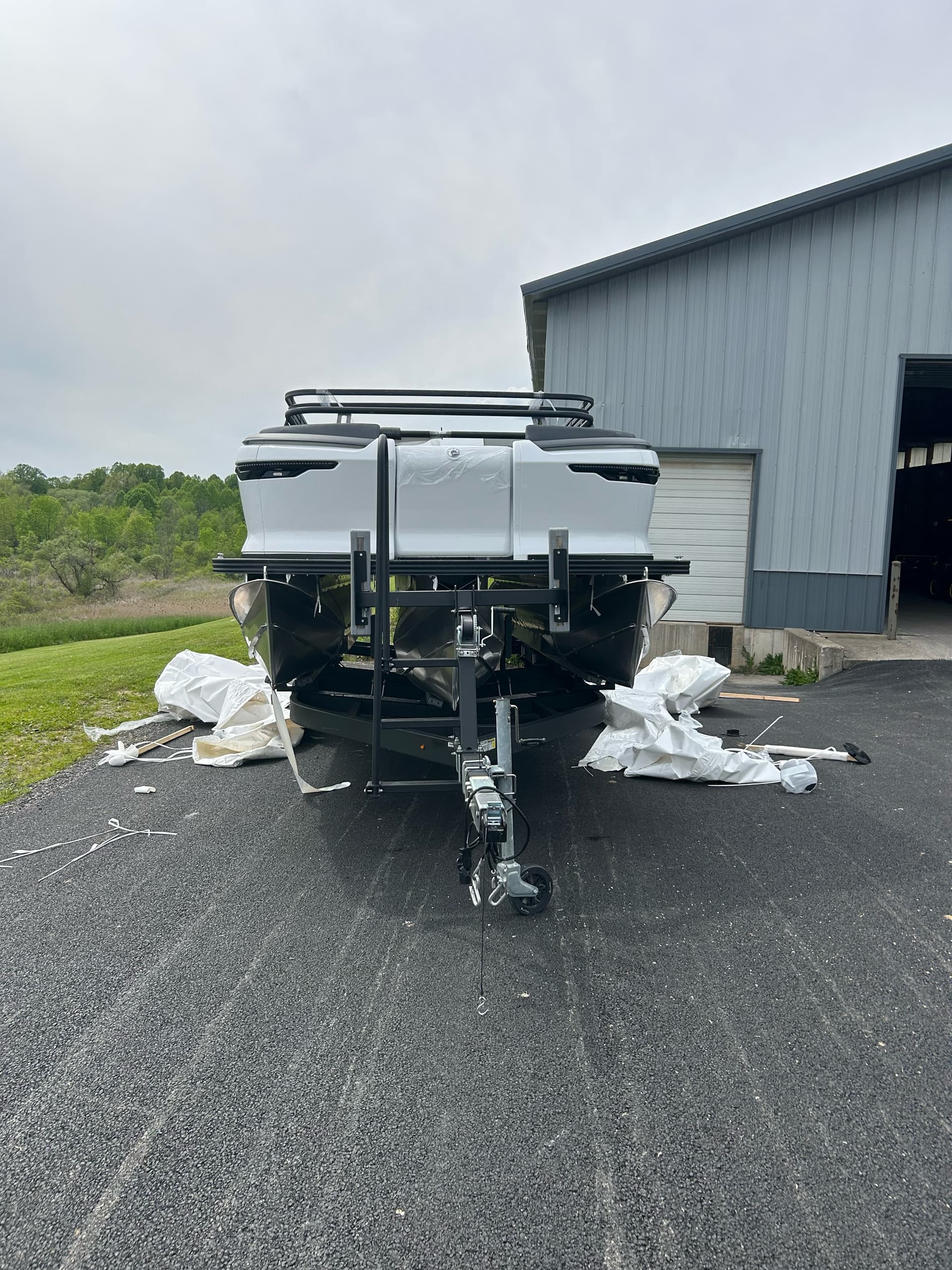 2025 Manitou Explore 22 Max Switchback