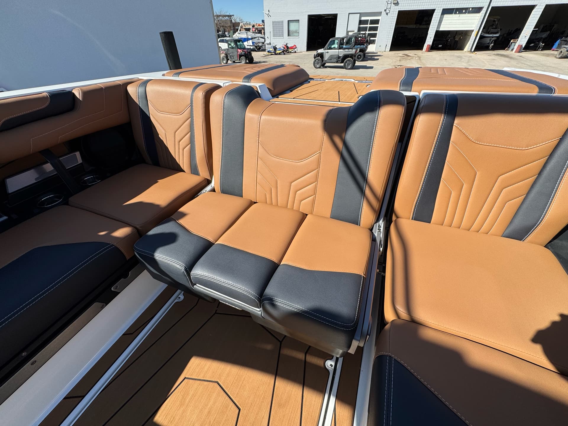 2025 Malibu Wakesetter 25 LSV - media 13