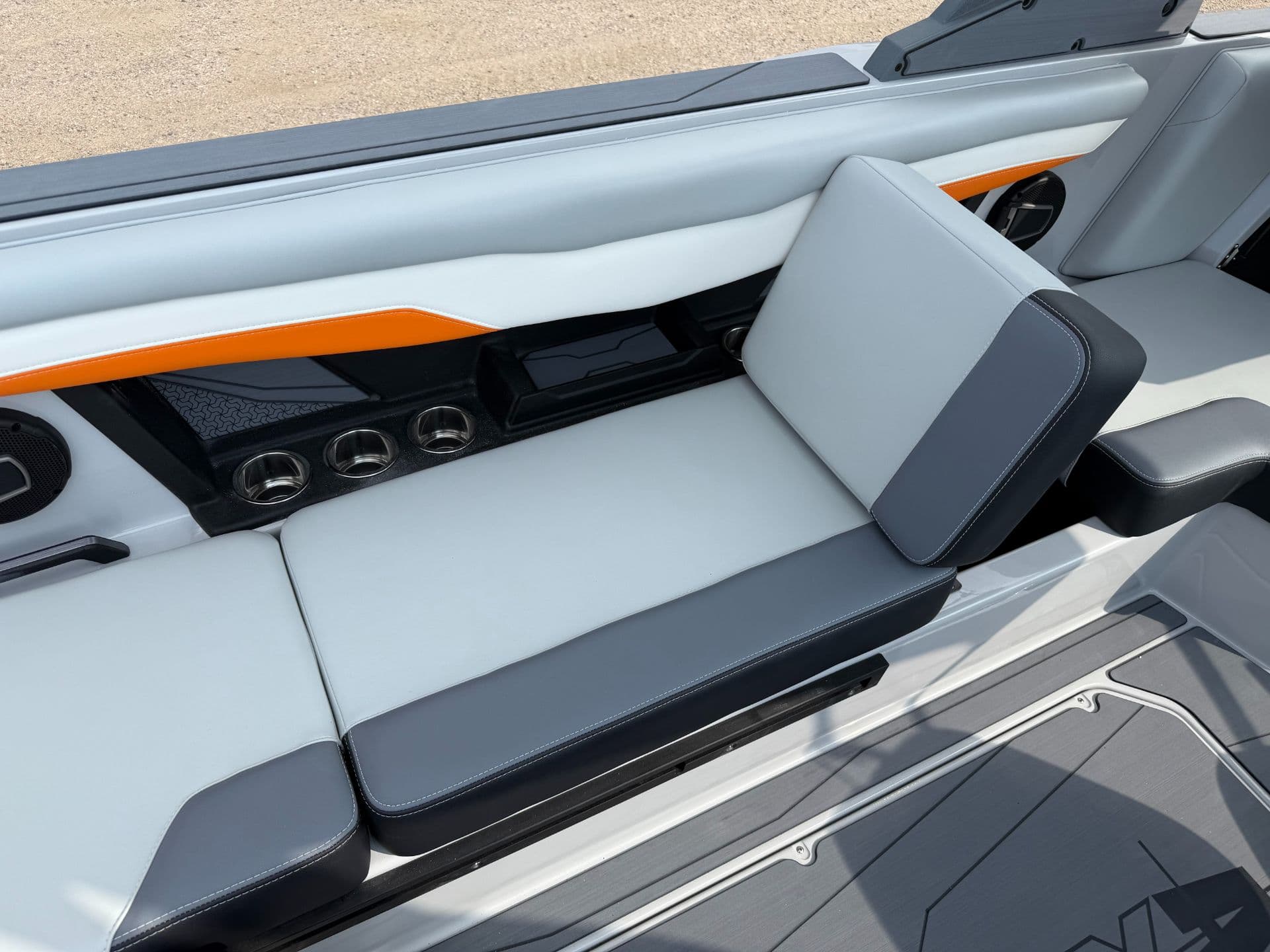 2026 Axis Axis T235 - media 17