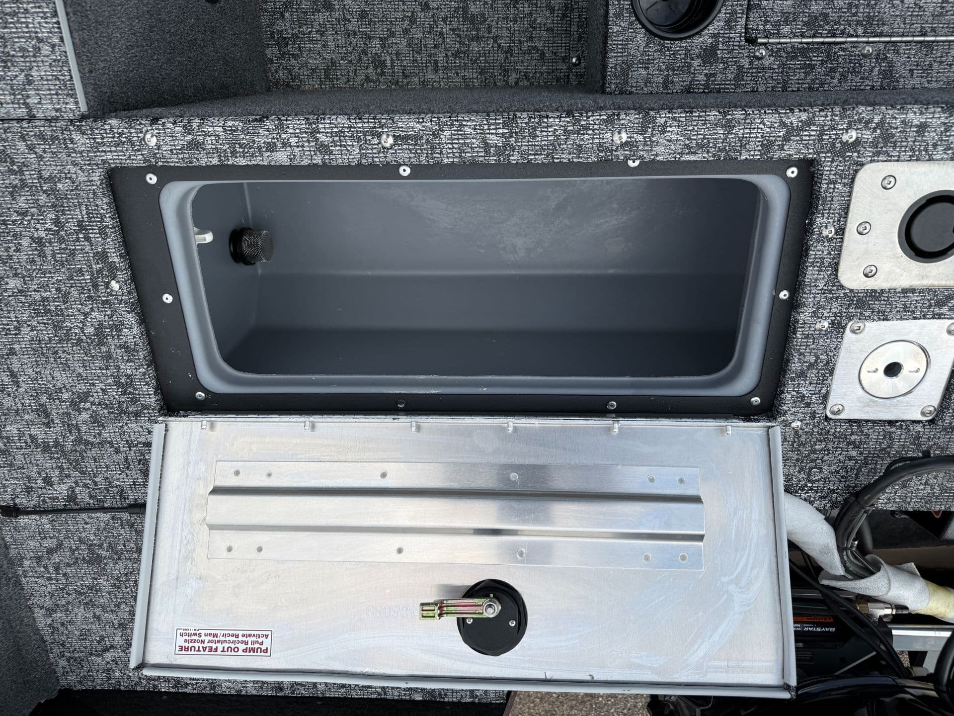 2026 Tracker Pro Guide V-175 WT - media 24