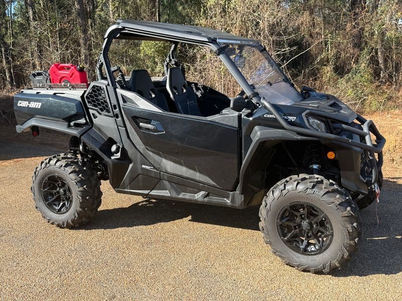 2023 Can-Am Commander XT 700