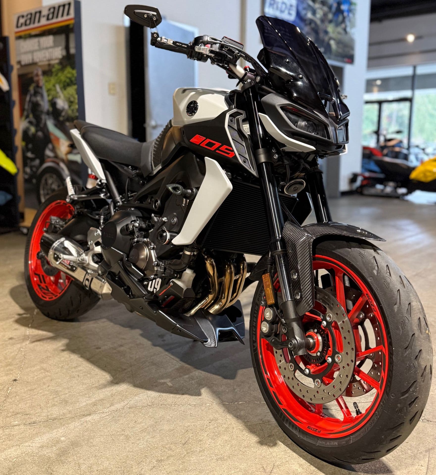 2019 Yamaha MT-09 - media 2