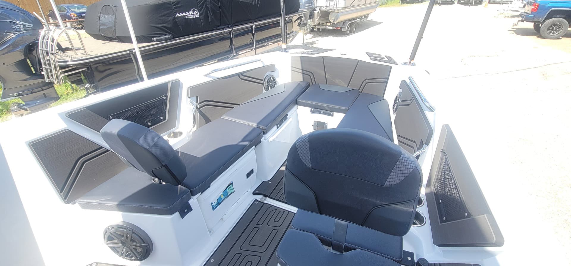 2025 Scarab 255 Open LX - media 13