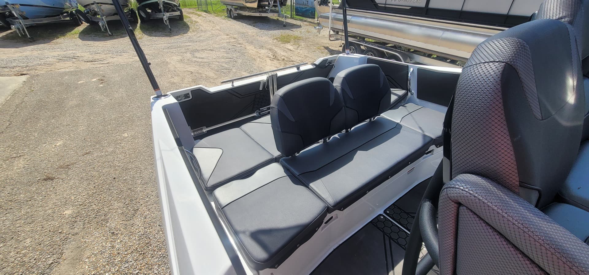 2025 Scarab 255 Open LX - media 18