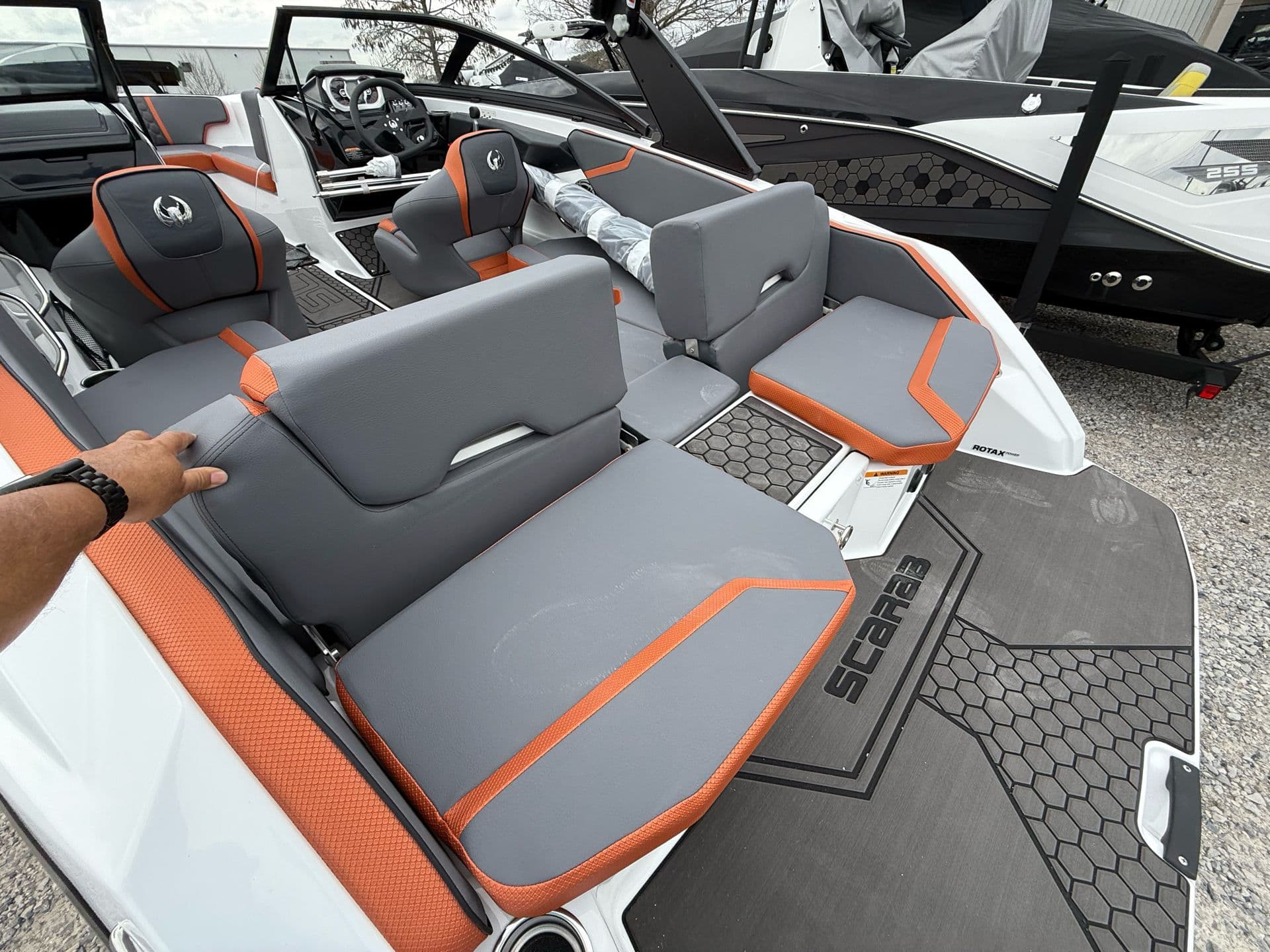 2025 Scarab 195 LX - media 7