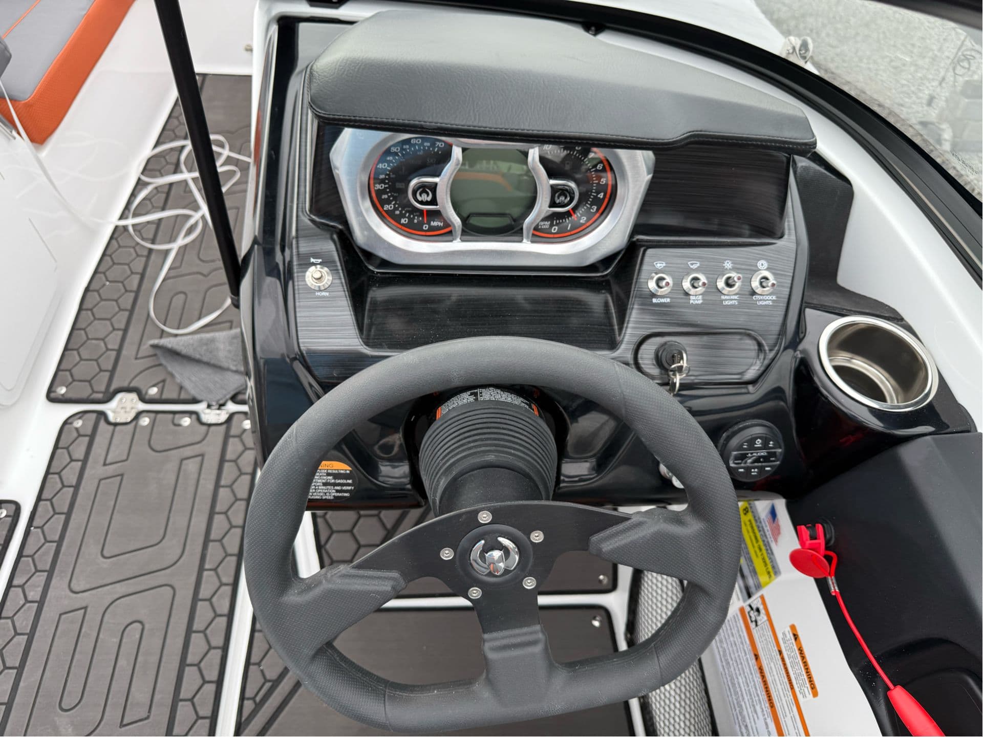 2025 Scarab 195 LX - media 16