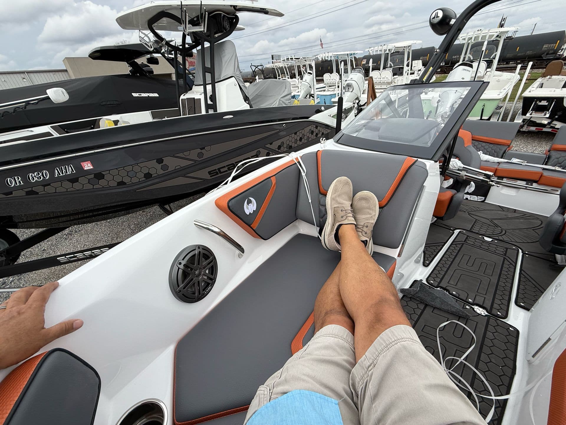 2025 Scarab 195 LX - media 23