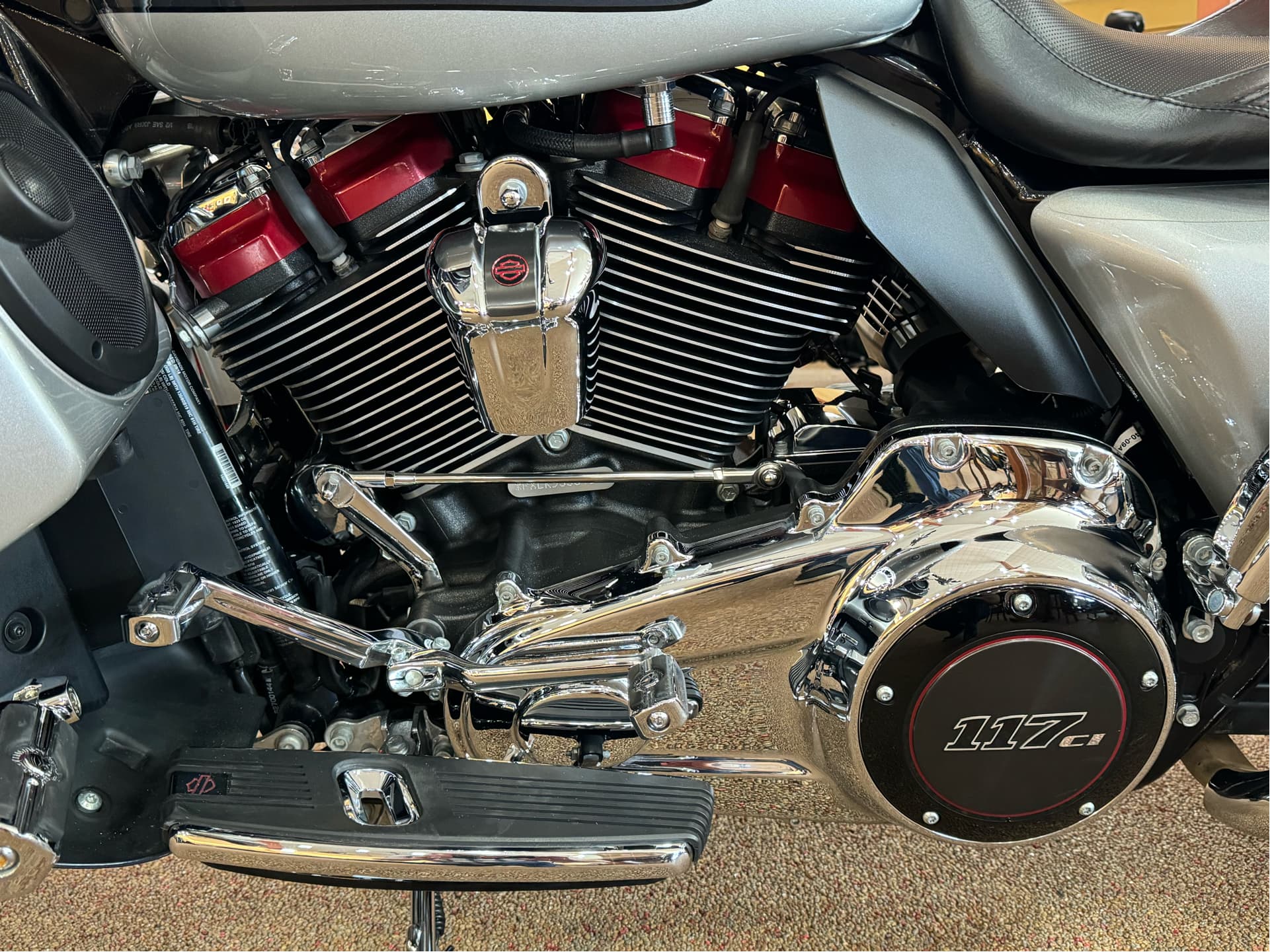 2019 Harley-Davidson CVO™ Street Glide® - media 12