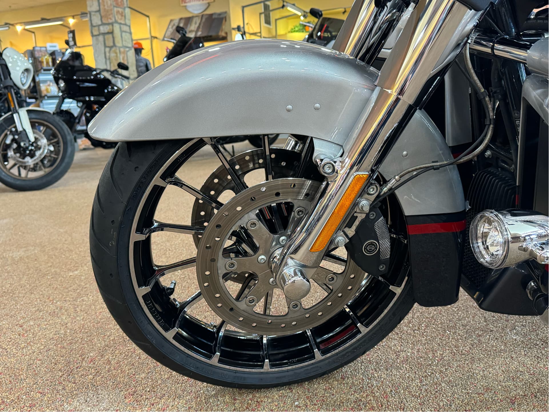 2019 Harley-Davidson CVO™ Street Glide® - media 13