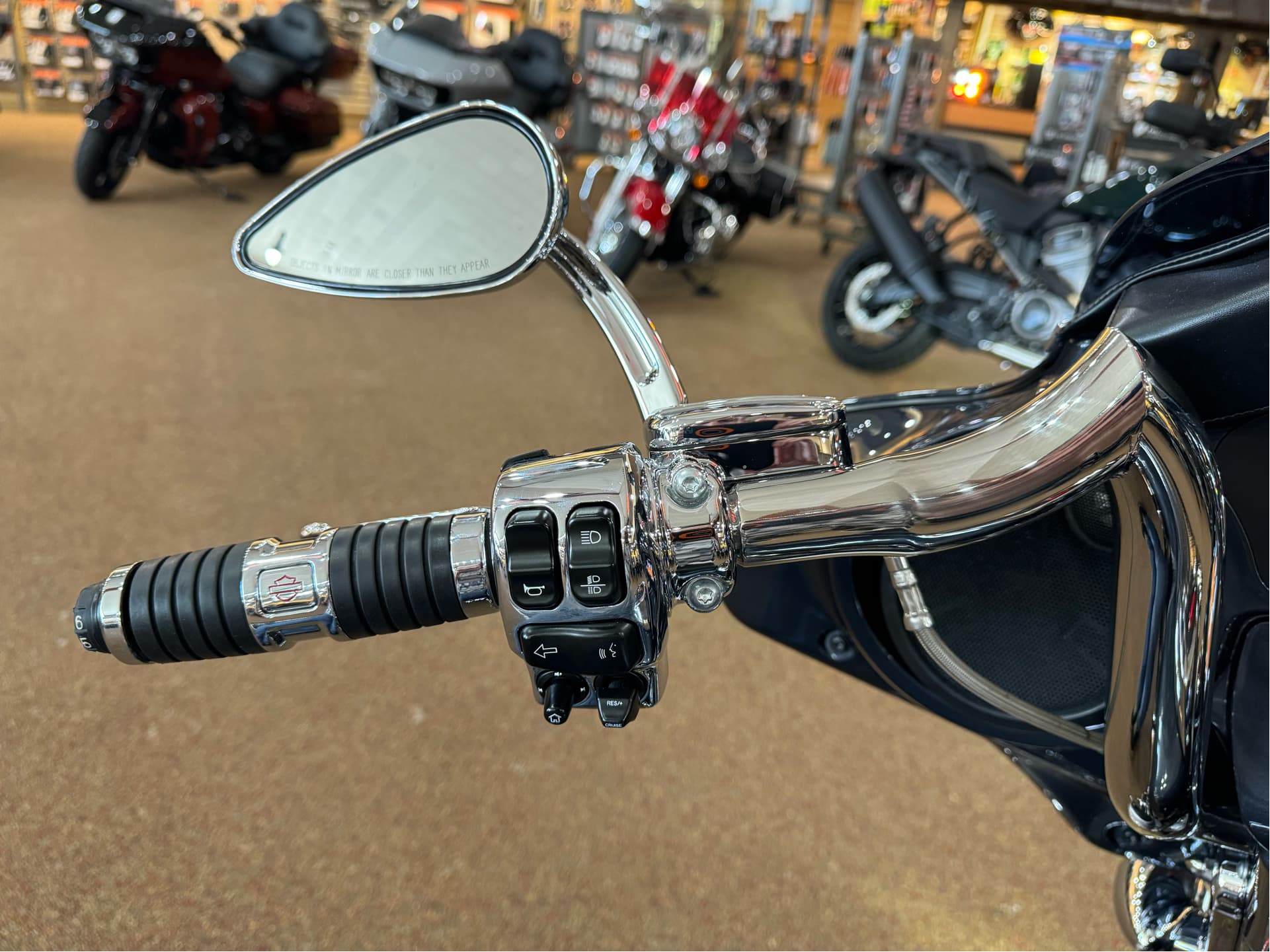 2019 Harley-Davidson CVO™ Street Glide® - media 20