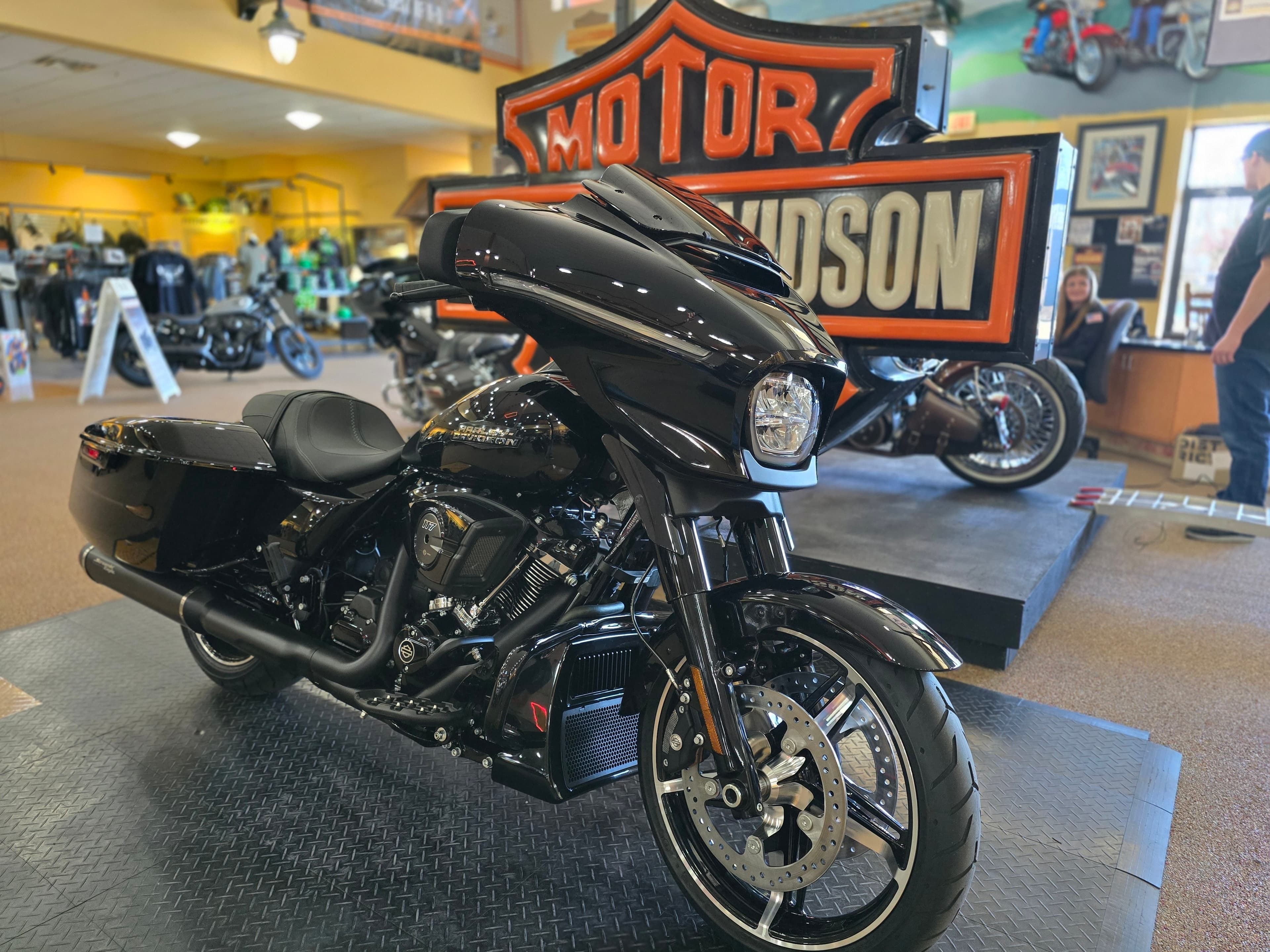 2026 Harley-Davidson Street Glide® - media 4