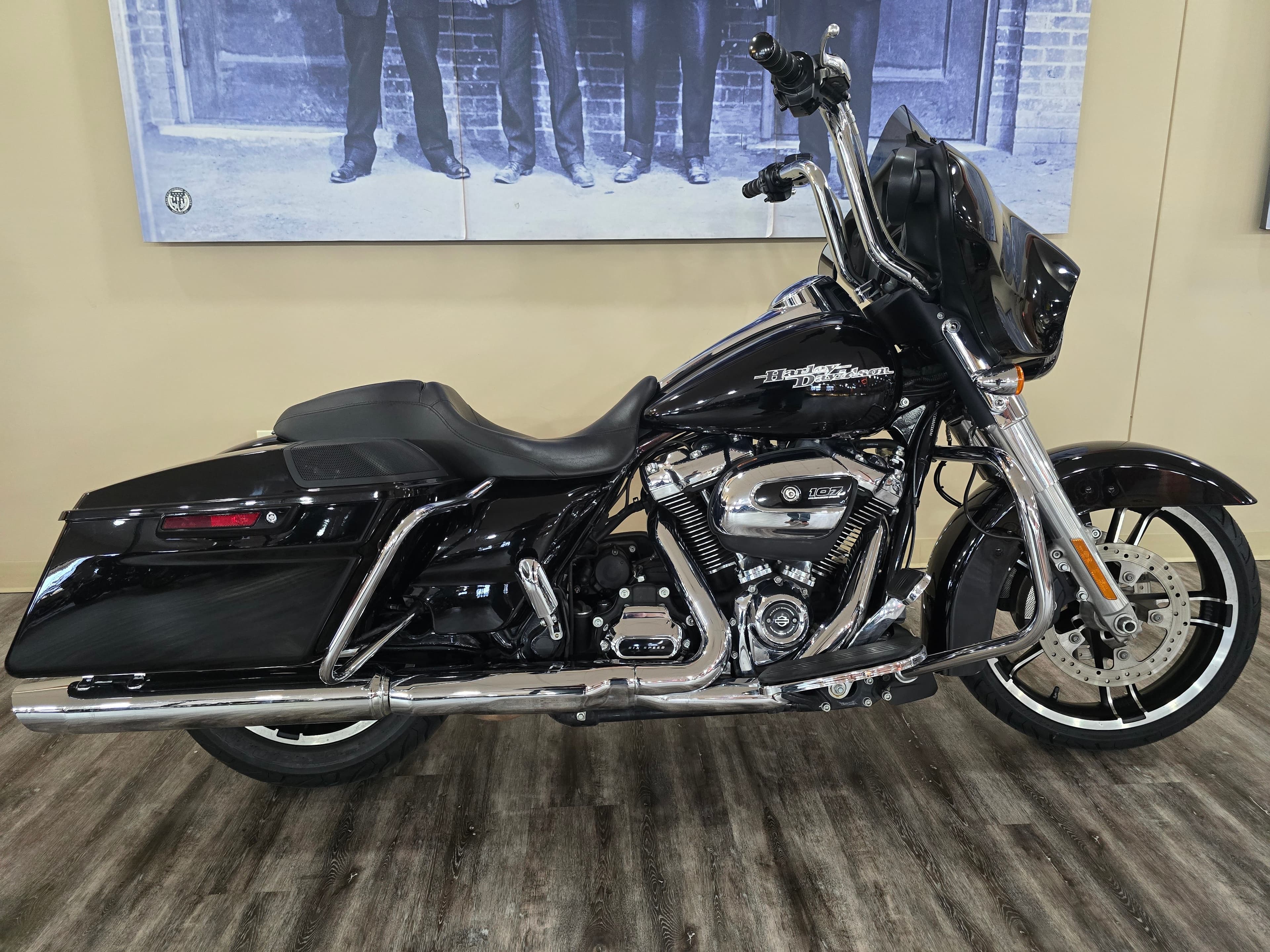 2019 Harley-Davidson Street Glide® - media 2