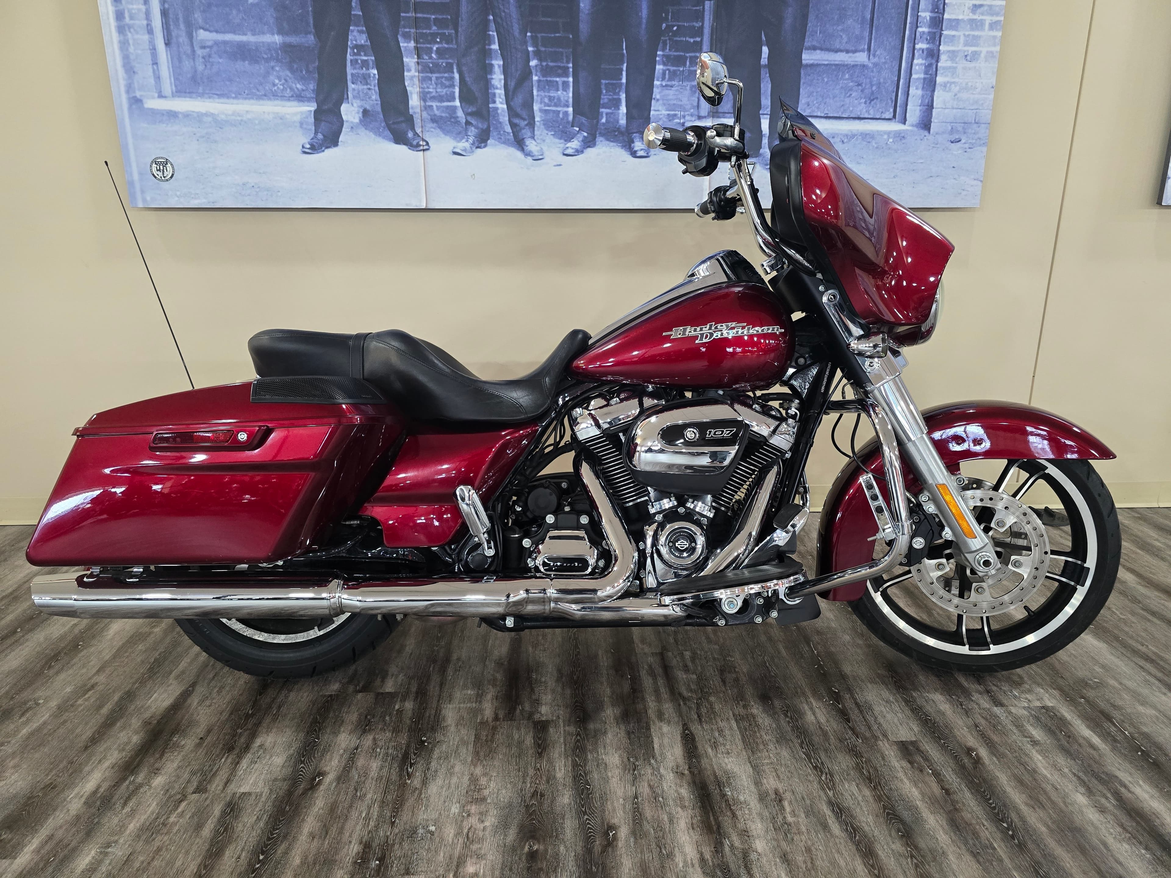 2017 Harley-Davidson Street Glide® - media 2