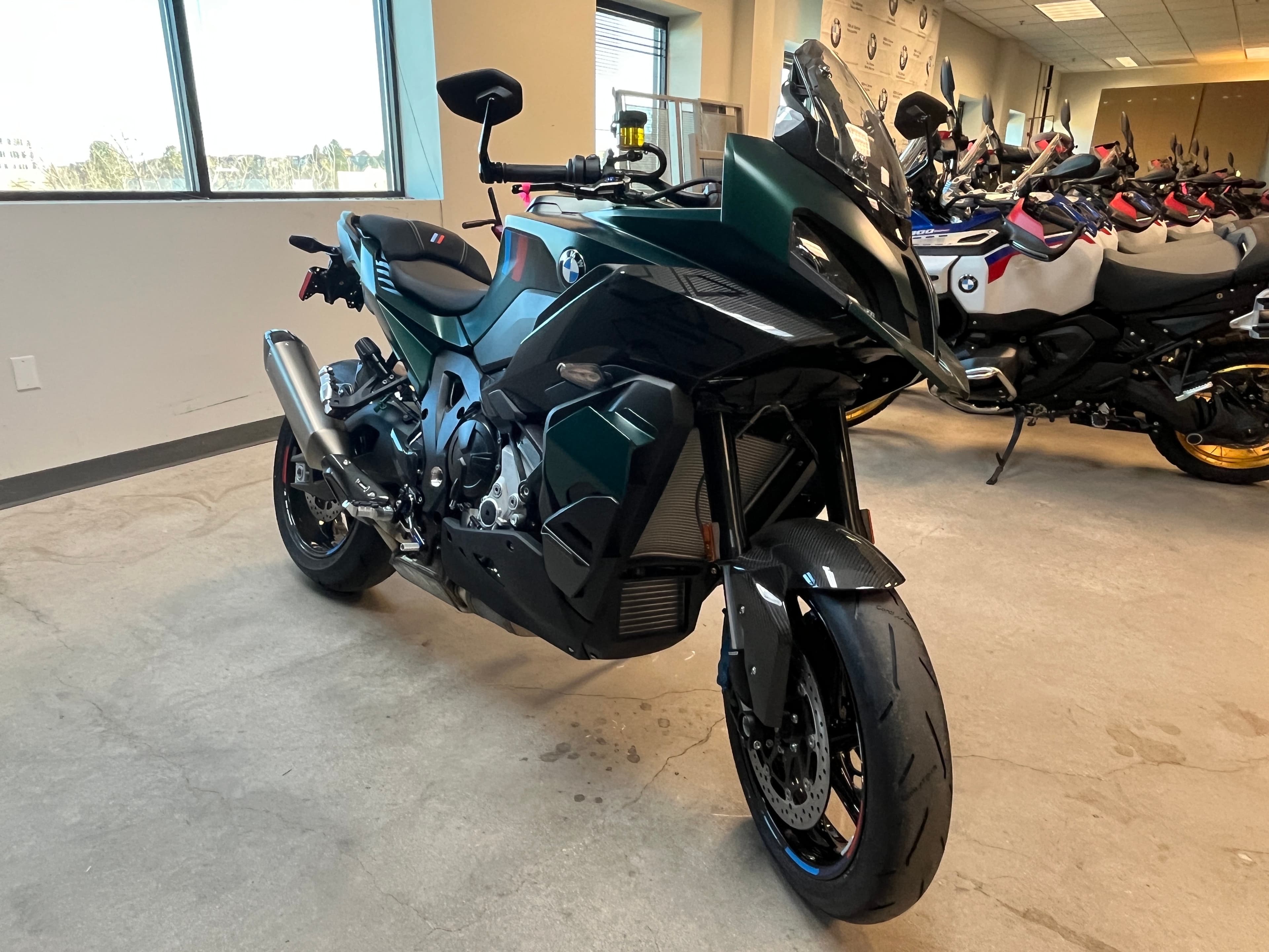 2026 BMW M 1000 XR - media 2