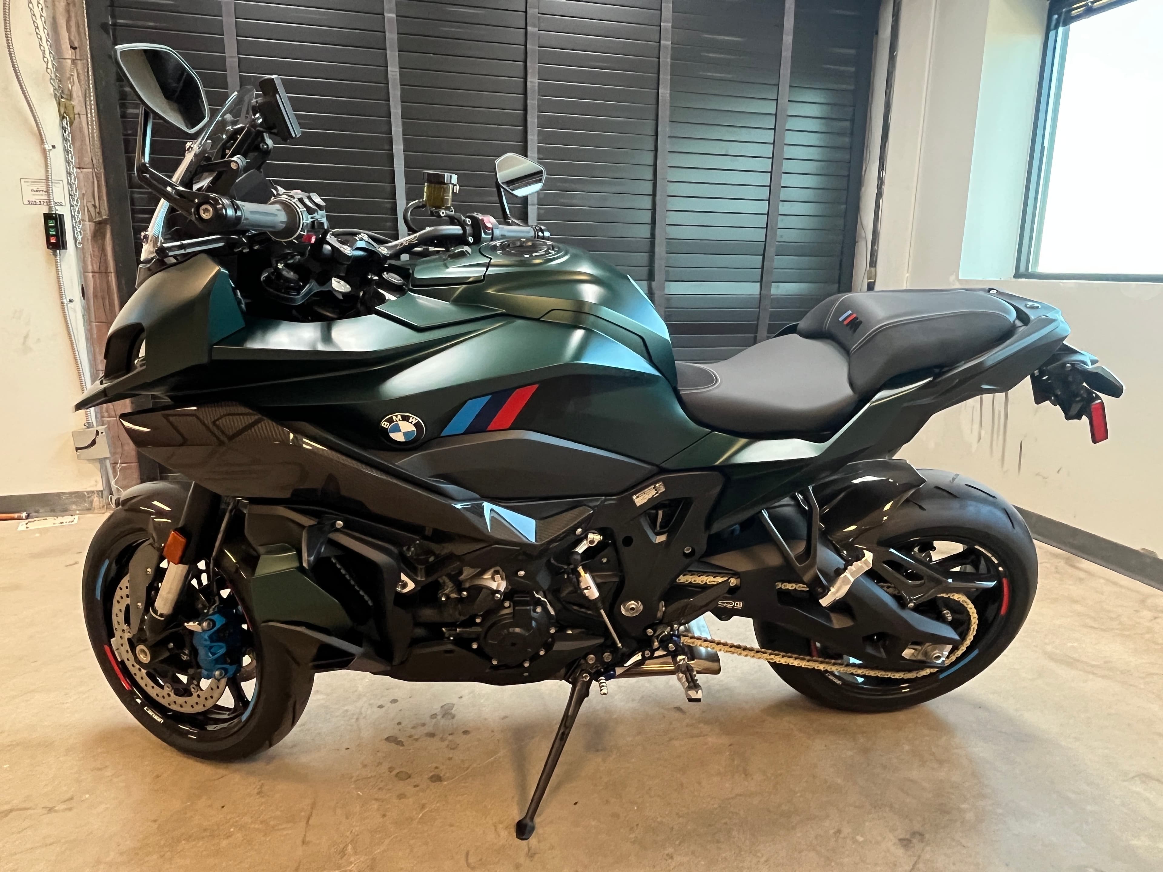 2026 BMW M 1000 XR - media 4