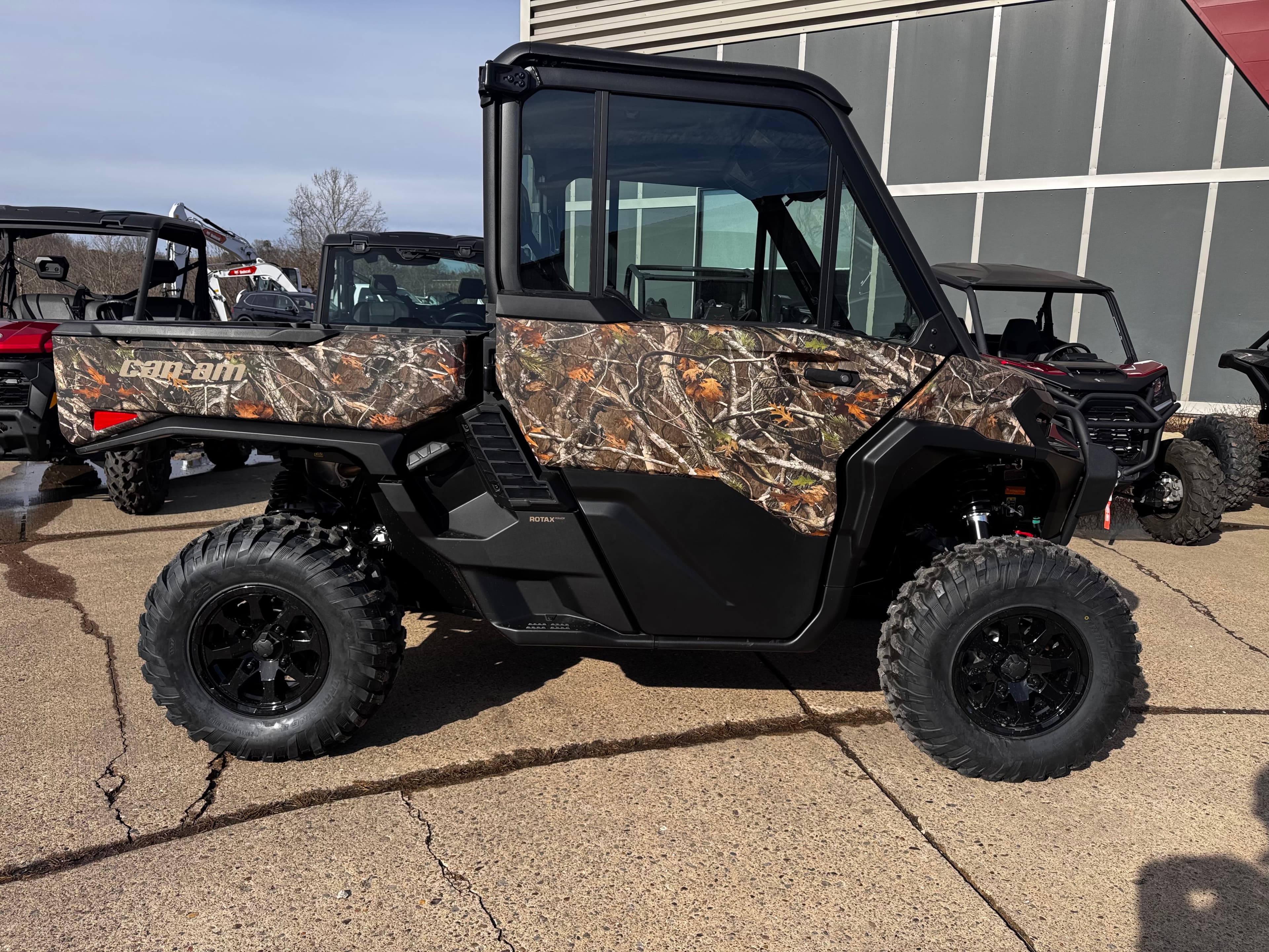 2026 Can-Am Defender XT CAB HD11 with 10.25 in. touchscreen display - media 4