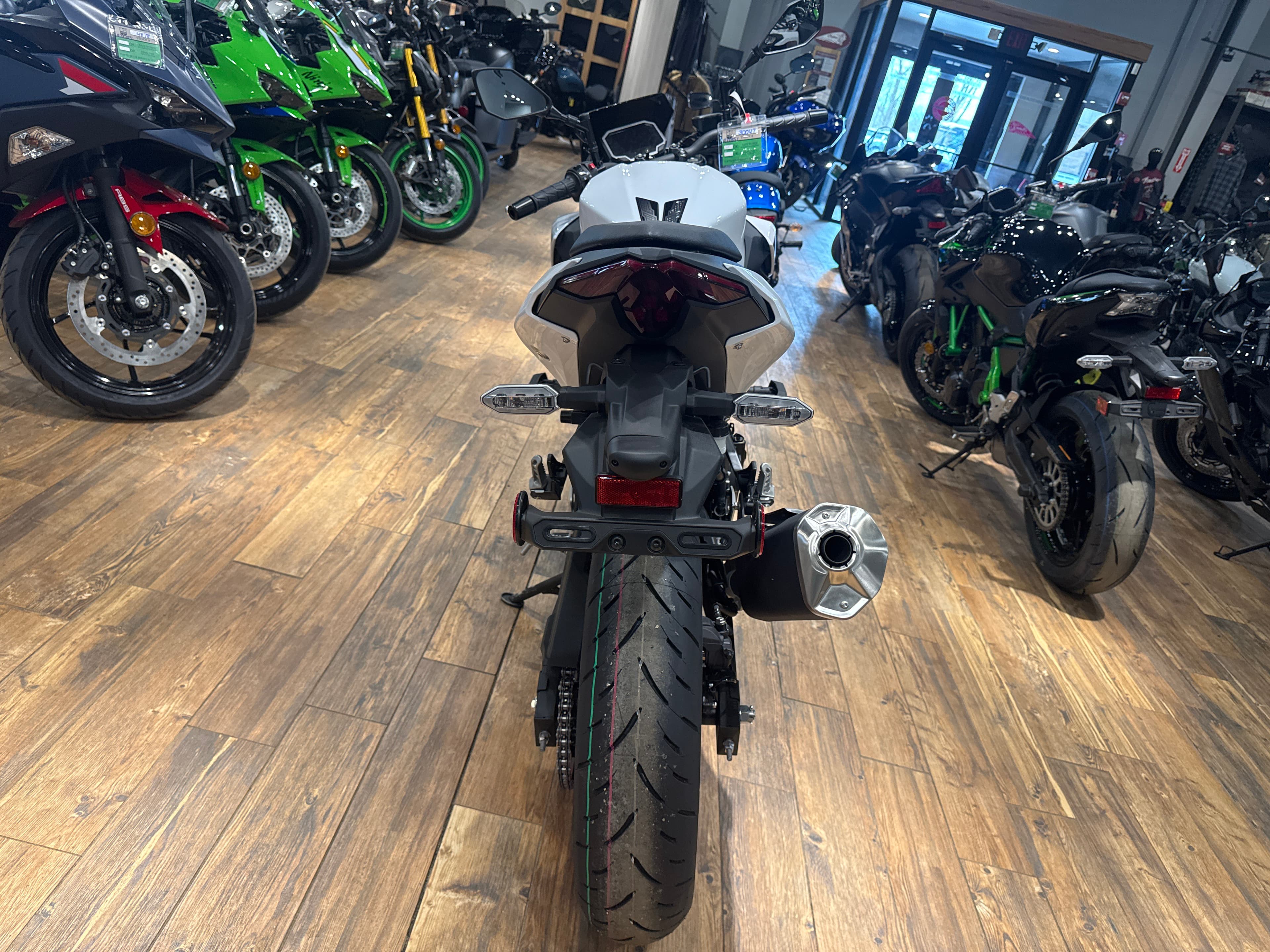 2026 Kawasaki Z500 SE ABS - media 8