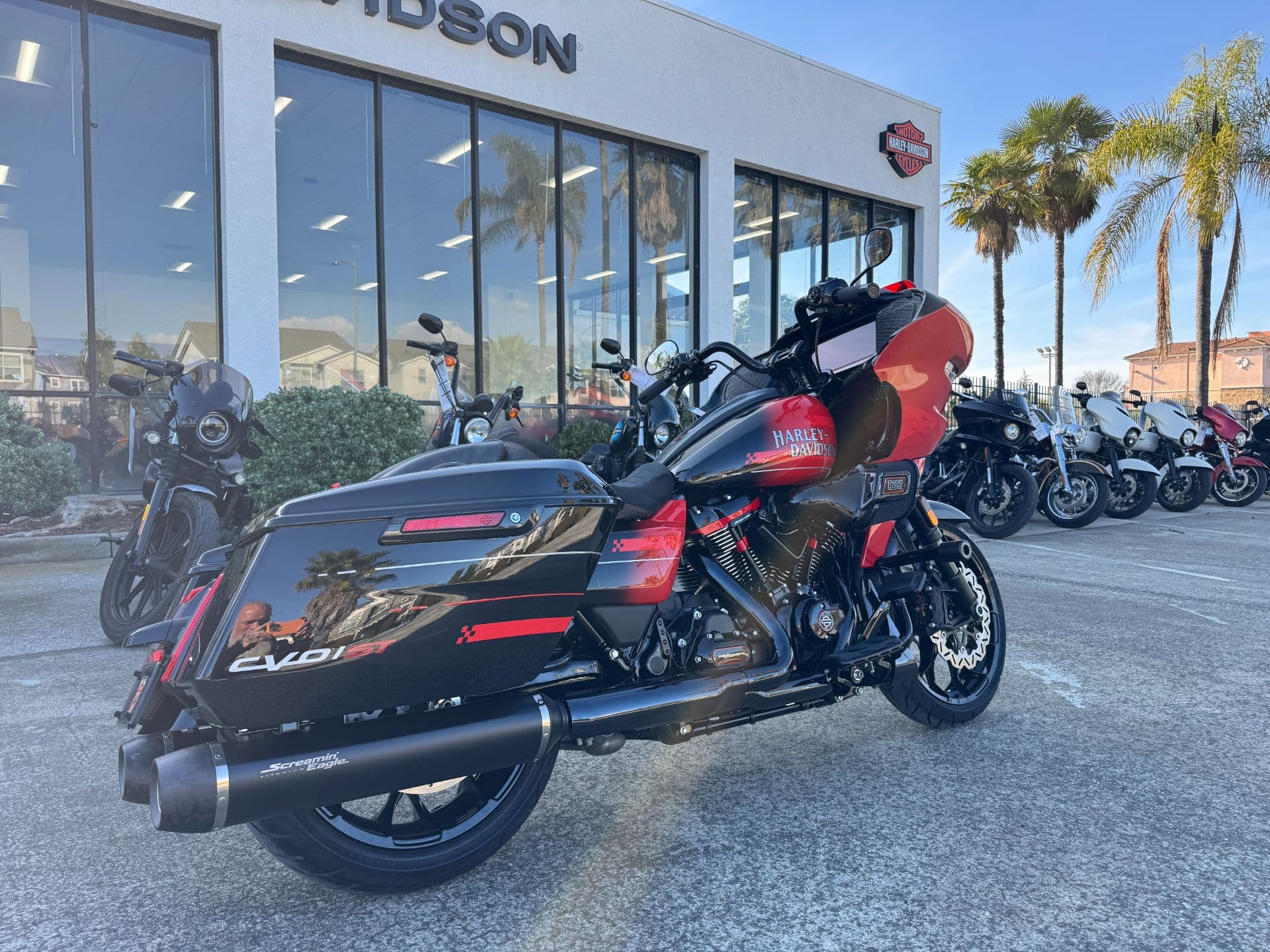 2026 Harley-Davidson CVO™ Road Glide® ST - media 7