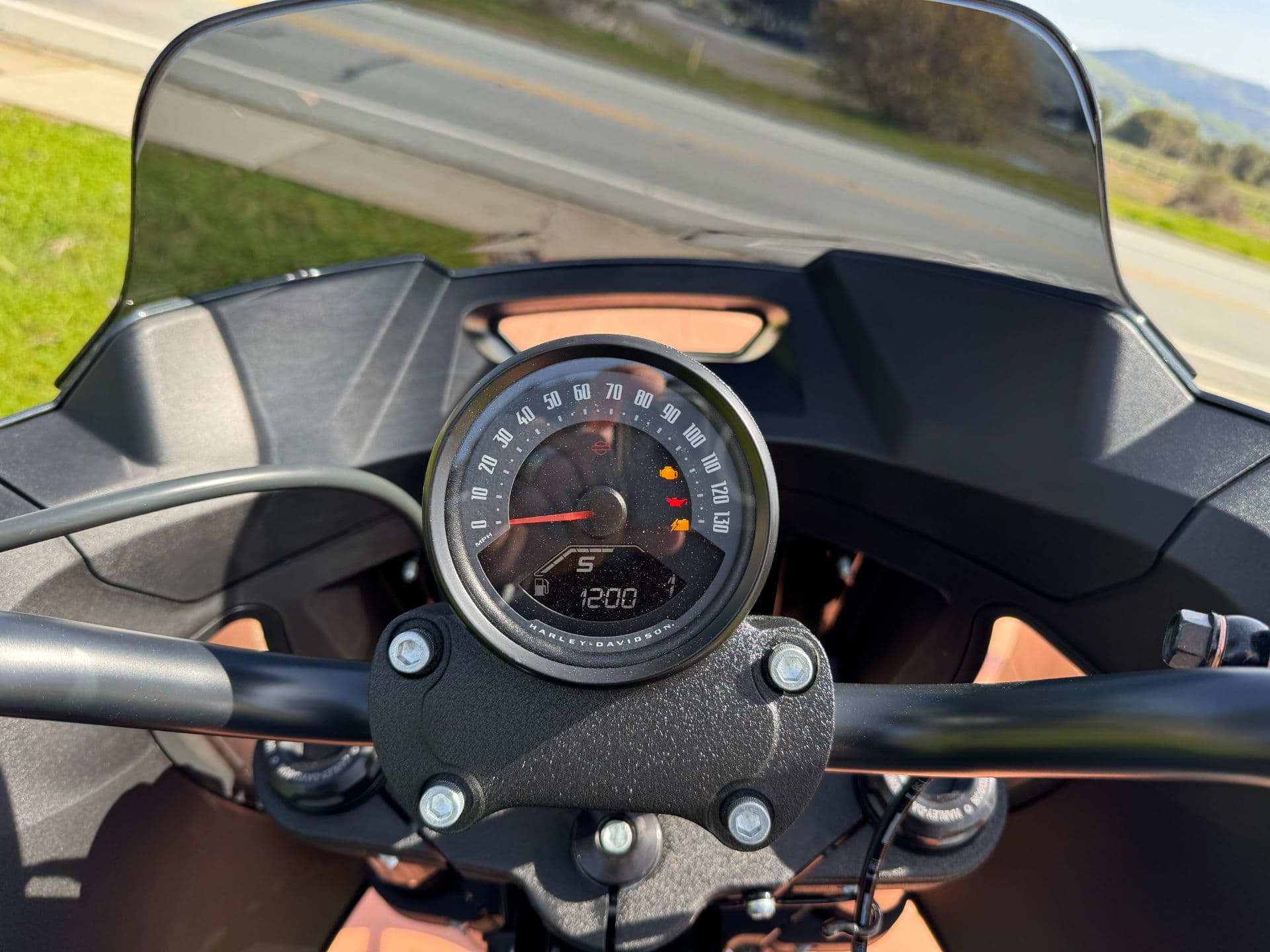 2025 Harley-Davidson Low Rider ST - media 6