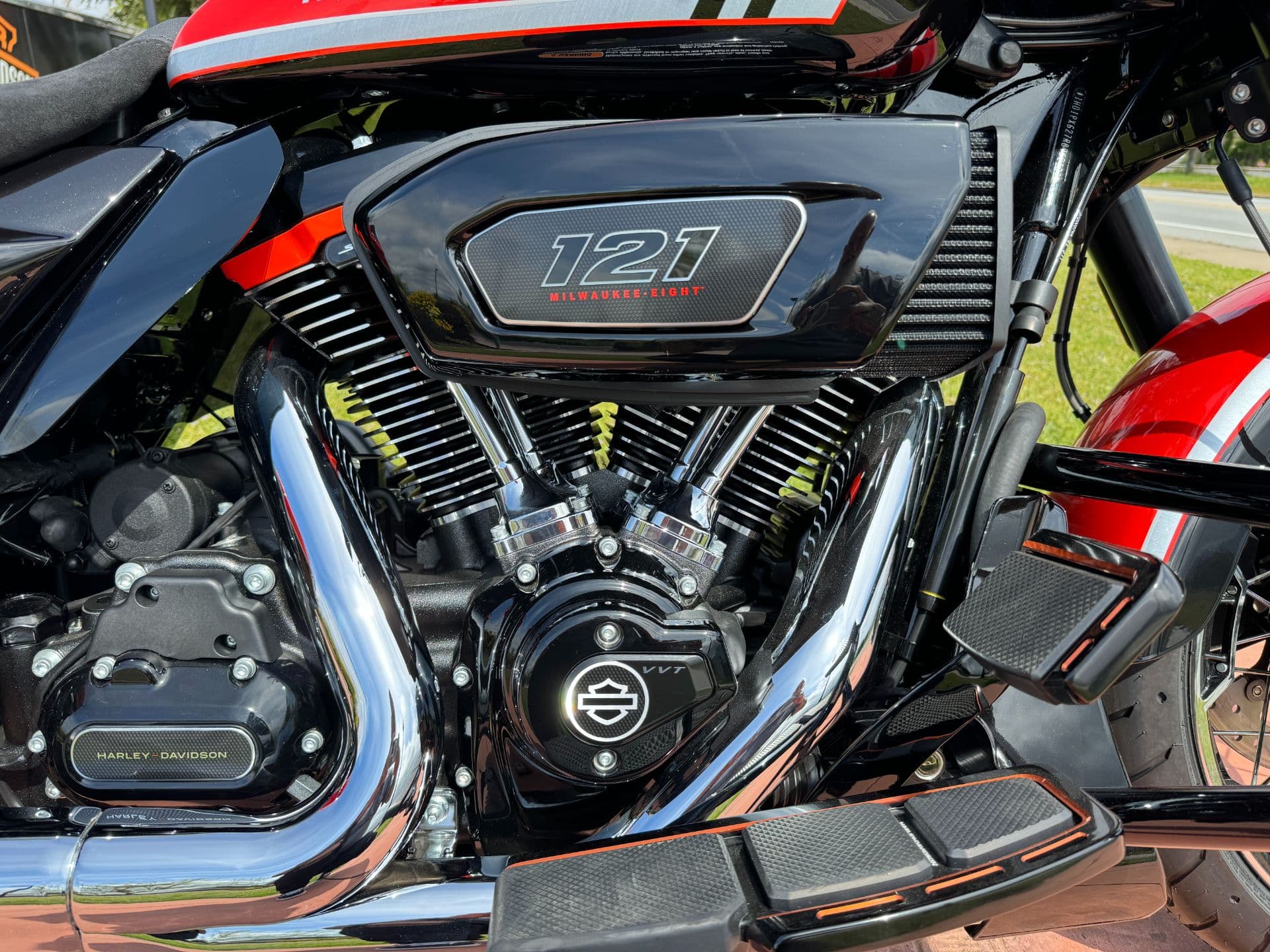 2024 Harley-Davidson CVO™ Street Glide® - media 3