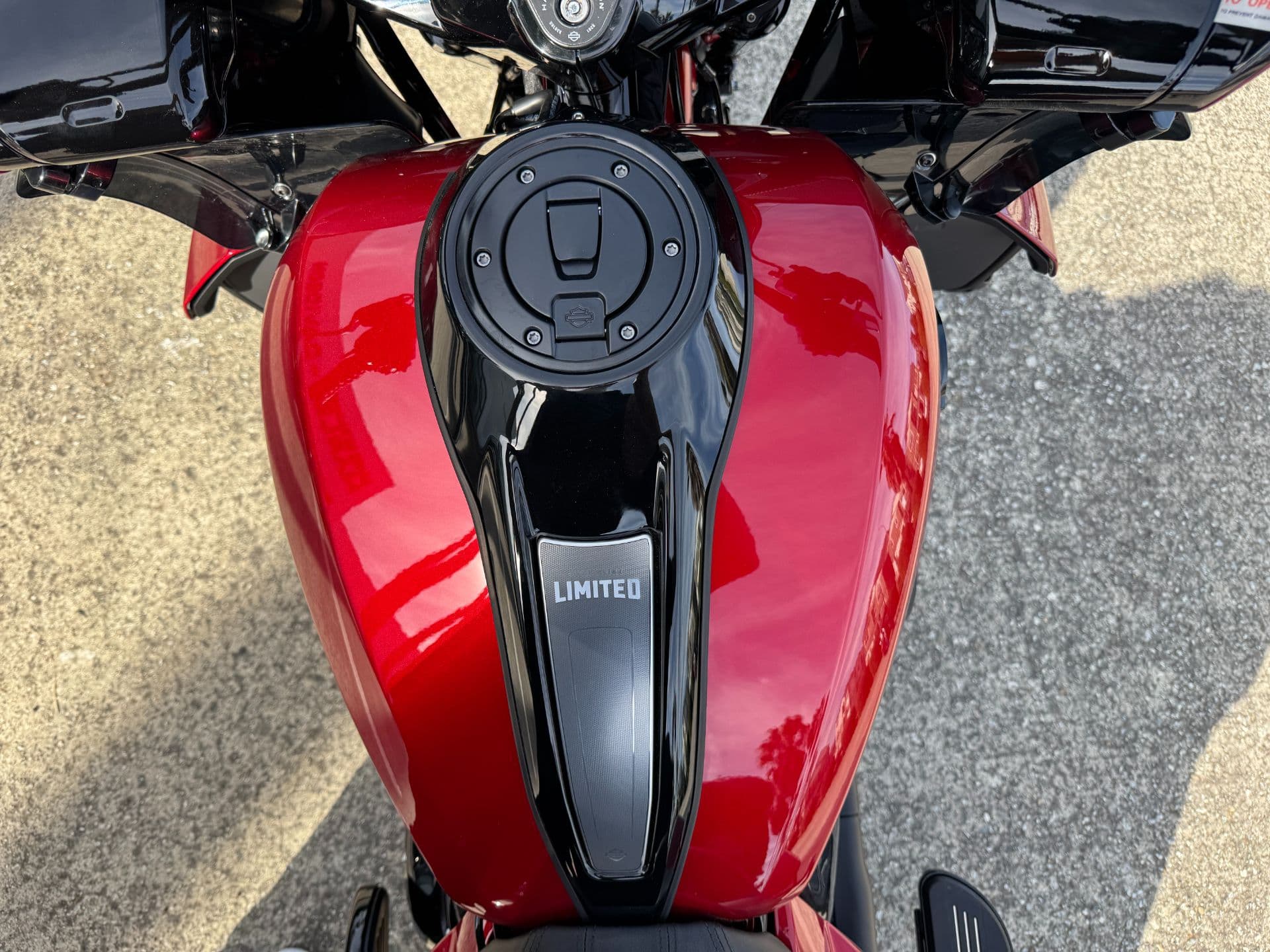 2026 Harley-Davidson Road Glide® Limited - media 5