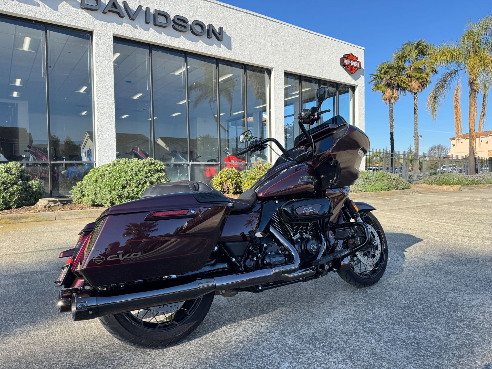 2024 Harley-Davidson CVO™ Road Glide® - media 7